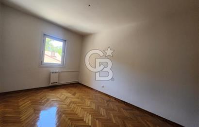 KOZYATAĞI EKE SİTESİ'NDE MERKEZİ KONUMDA  3,5+1  KİRALIK DAİRE