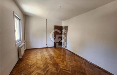 KOZYATAĞI EKE SİTESİ'NDE MERKEZİ KONUMDA  3,5+1  KİRALIK DAİRE