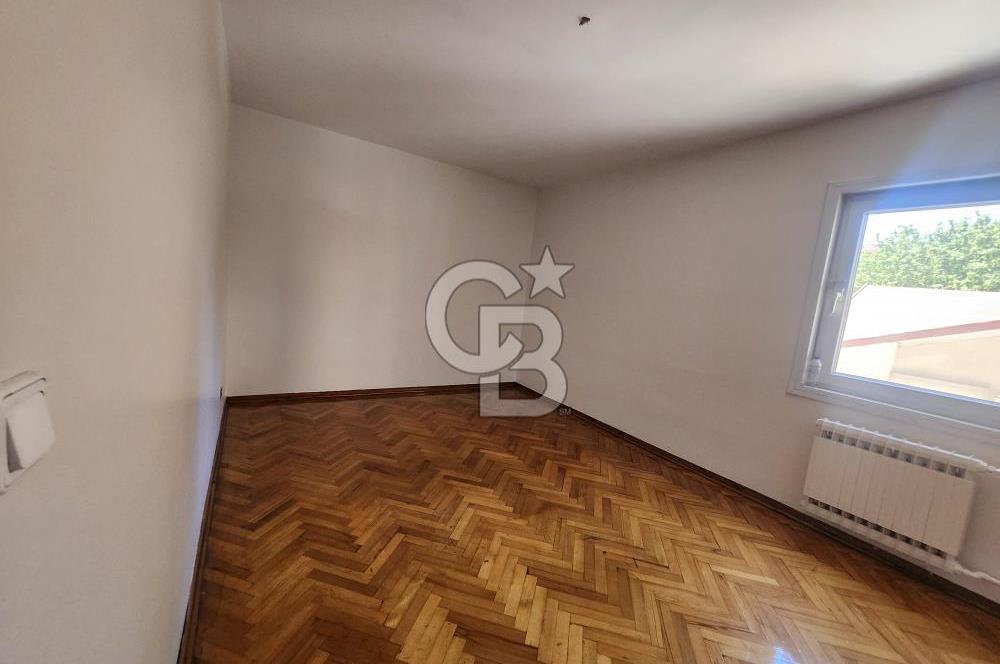 KOZYATAĞI EKE SİTESİ'NDE MERKEZİ KONUMDA  3,5+1  KİRALIK DAİRE