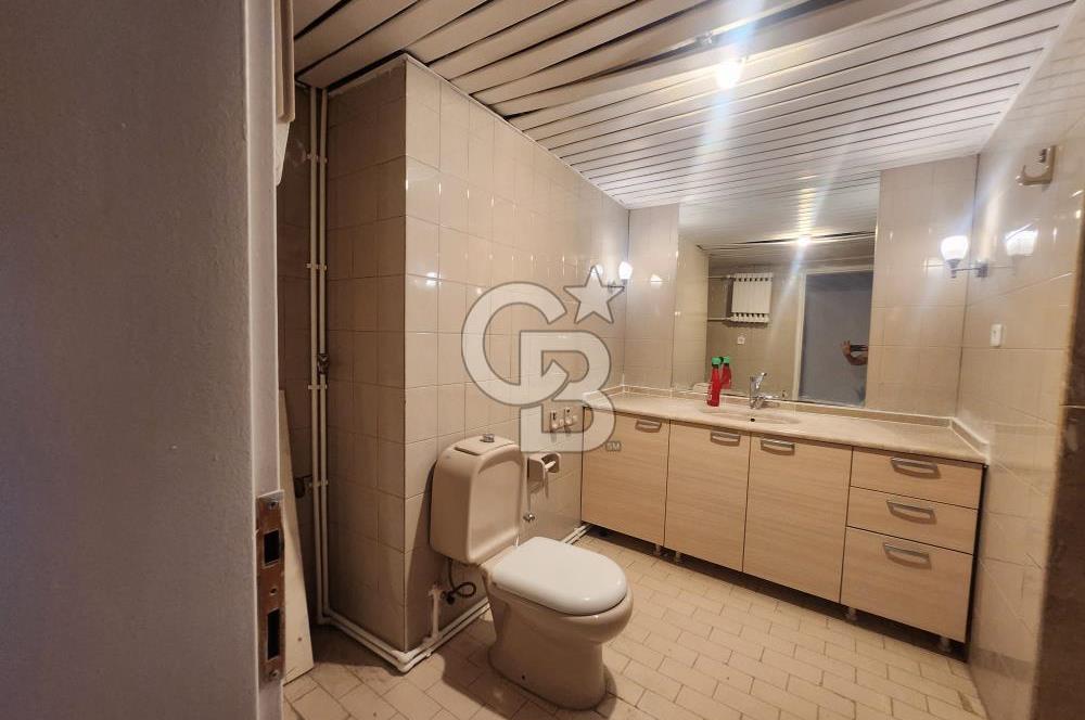 KOZYATAĞI EKE SİTESİ'NDE MERKEZİ KONUMDA  3,5+1  KİRALIK DAİRE