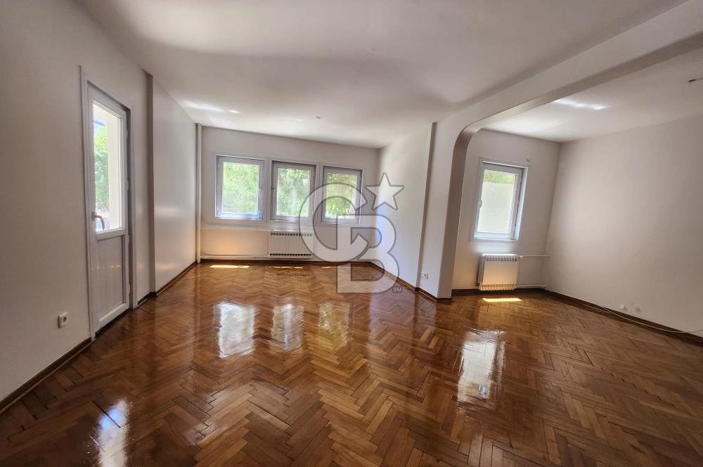 KOZYATAĞI EKE SİTESİ'NDE MERKEZİ KONUMDA  3,5+1  KİRALIK DAİRE