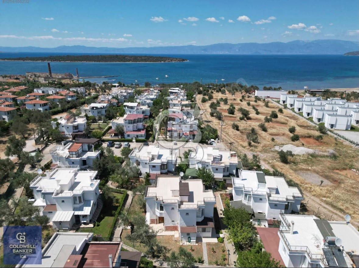 Ayvalık Keremköy Sahilde Satılık Yazlık Villa