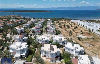 Ayvalık Keremköy Sahilde Satılık Yazlık Villa