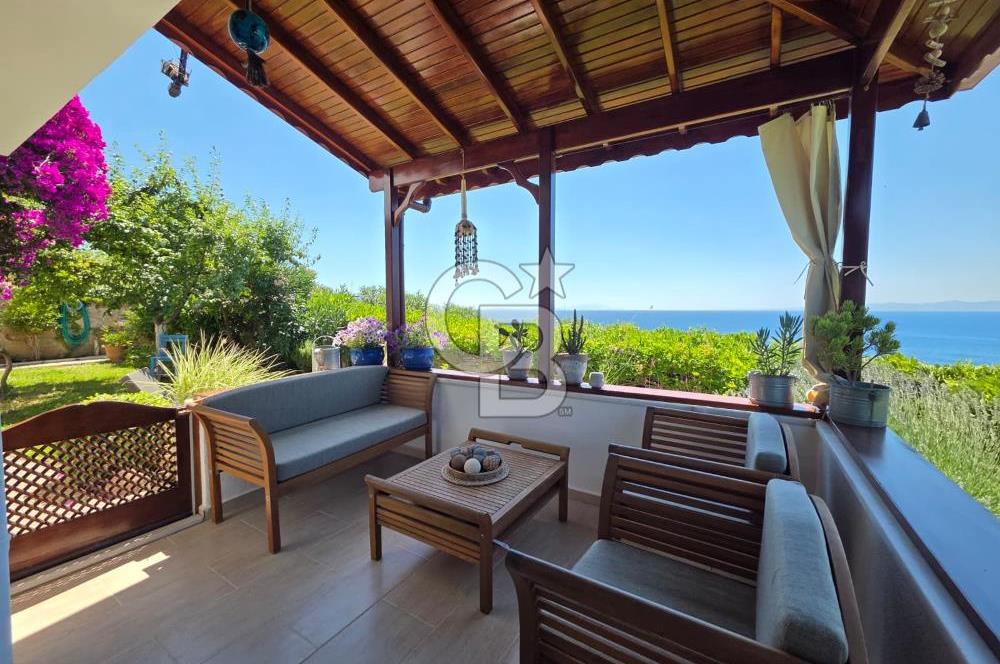 Pelitköyde Yalı Tadında Ön Sıra, Full Deniz Manzaralı 3+1 Villa