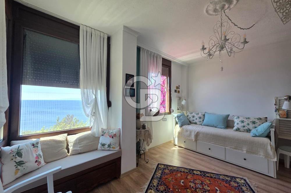 Pelitköyde Yalı Tadında Ön Sıra, Full Deniz Manzaralı 3+1 Villa