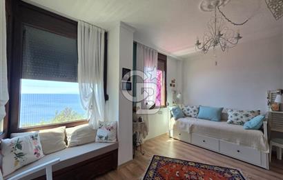 Pelitköyde Yalı Tadında Ön Sıra, Full Deniz Manzaralı 3+1 Villa