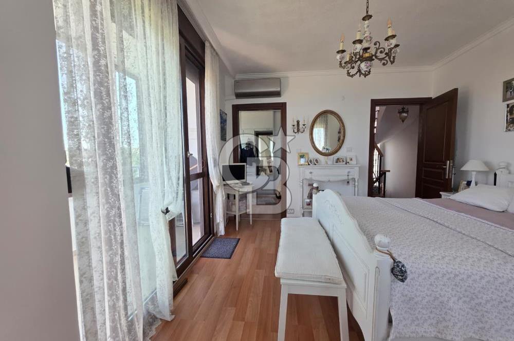 Pelitköyde Yalı Tadında Ön Sıra, Full Deniz Manzaralı 3+1 Villa