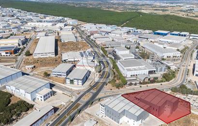 İzmir İTOB OSB'de yüksek tavanlı Prestijli Üretim Tesisi