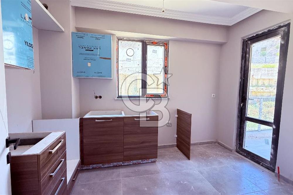 ÇANAKKALE'DE BOĞAZ MANZARALI ARAKAT,SIFIR SATILIK 2+1 DAİRE