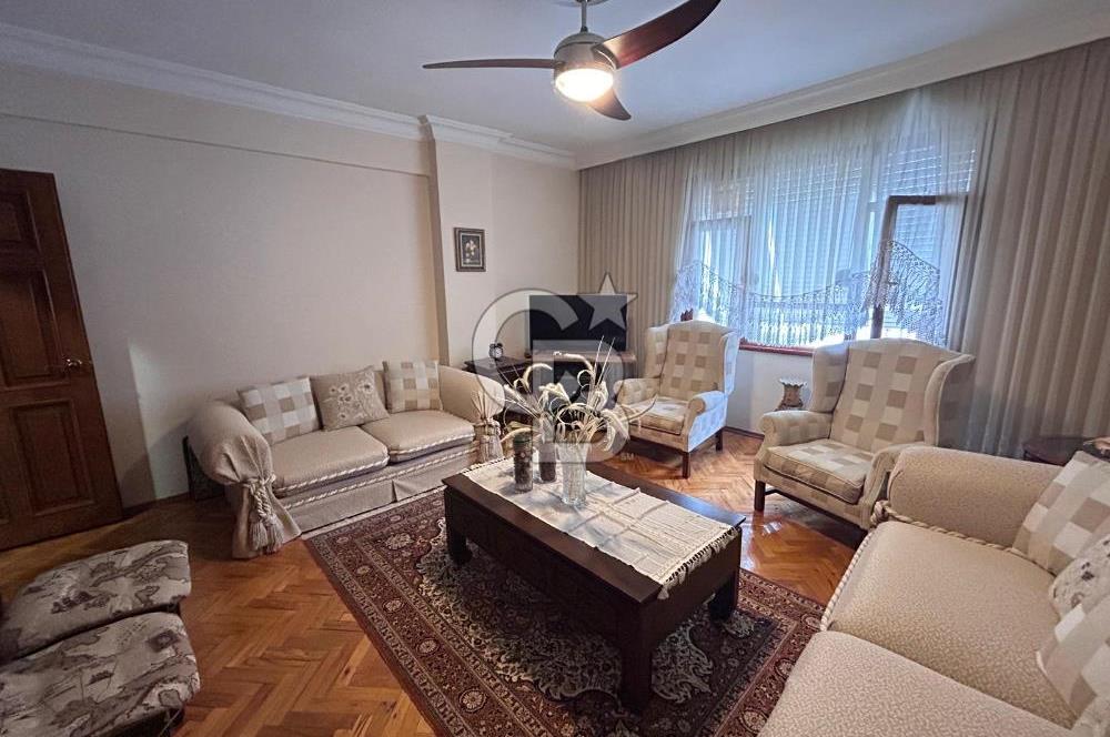 ÜSKÜDAR DA CADDE ÜZERİNDE SATILIK 3+1 DAİRE