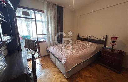ÜSKÜDAR DA CADDE ÜZERİNDE SATILIK 3+1 DAİRE