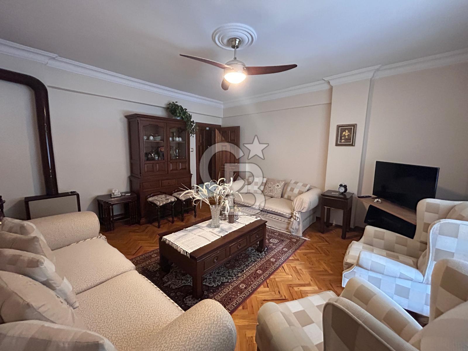 ÜSKÜDAR DA CADDE ÜZERİNDE SATILIK 3+1 DAİRE