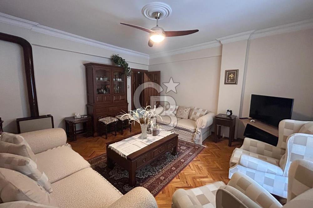 ÜSKÜDAR DA CADDE ÜZERİNDE SATILIK 3+1 DAİRE