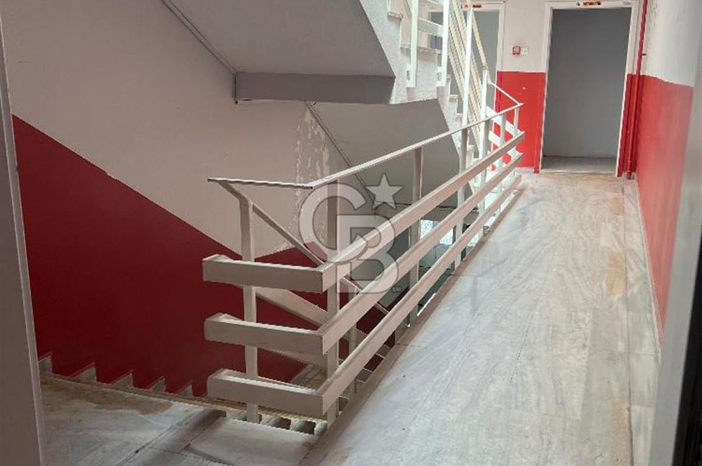 BALGAT' TA MERKEZİ KONUMDA CADDEYE CEPHELİ KÖŞE BİNA