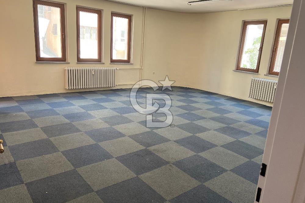 BALGAT' TA MERKEZİ KONUMDA CADDEYE CEPHELİ KÖŞE BİNA