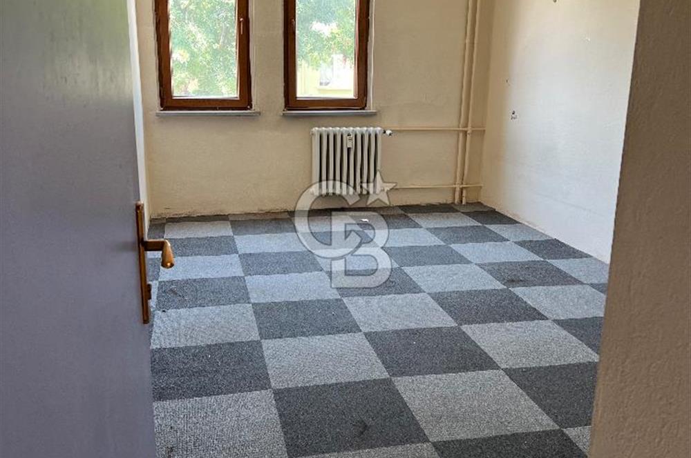 BALGAT' TA MERKEZİ KONUMDA CADDEYE CEPHELİ KÖŞE BİNA