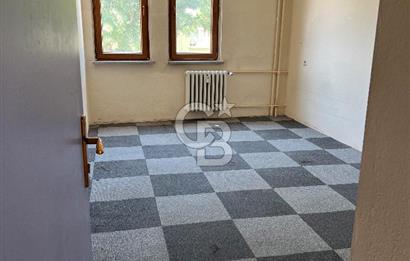 BALGAT' TA MERKEZİ KONUMDA CADDEYE CEPHELİ KÖŞE BİNA