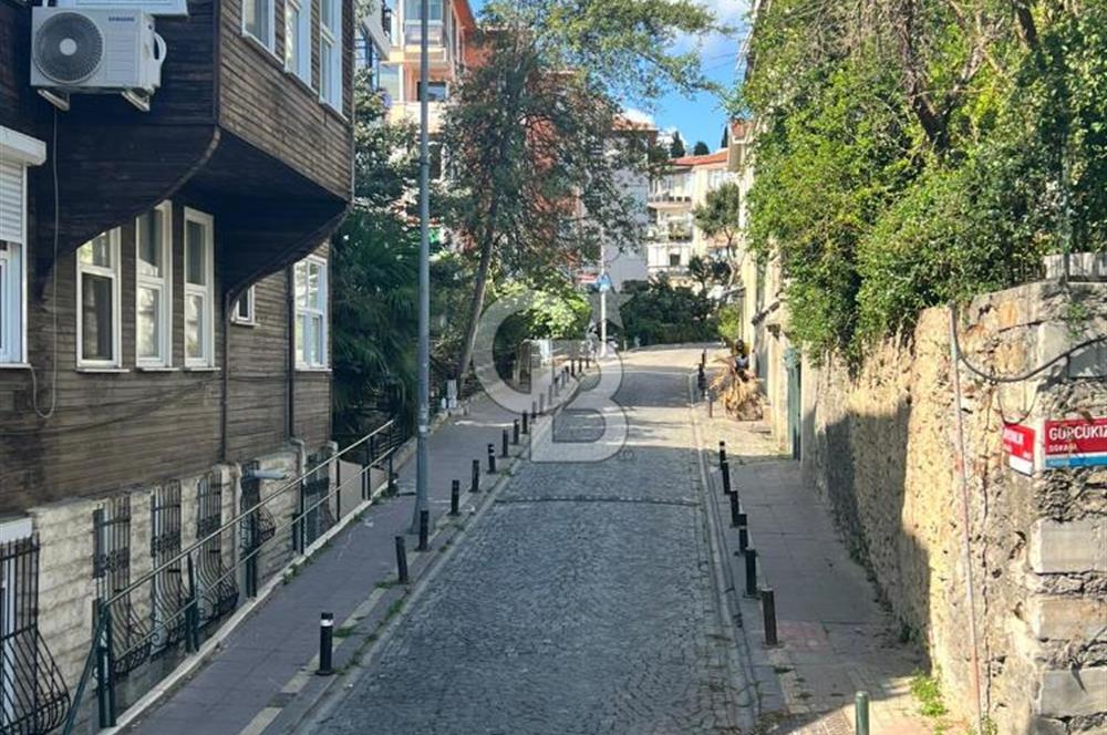 Ortaköy Aydınlık Sokak'ta satılık ferah 2+1 daire