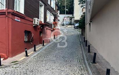 Ortaköy Aydınlık Sokak'ta satılık ferah 2+1 daire