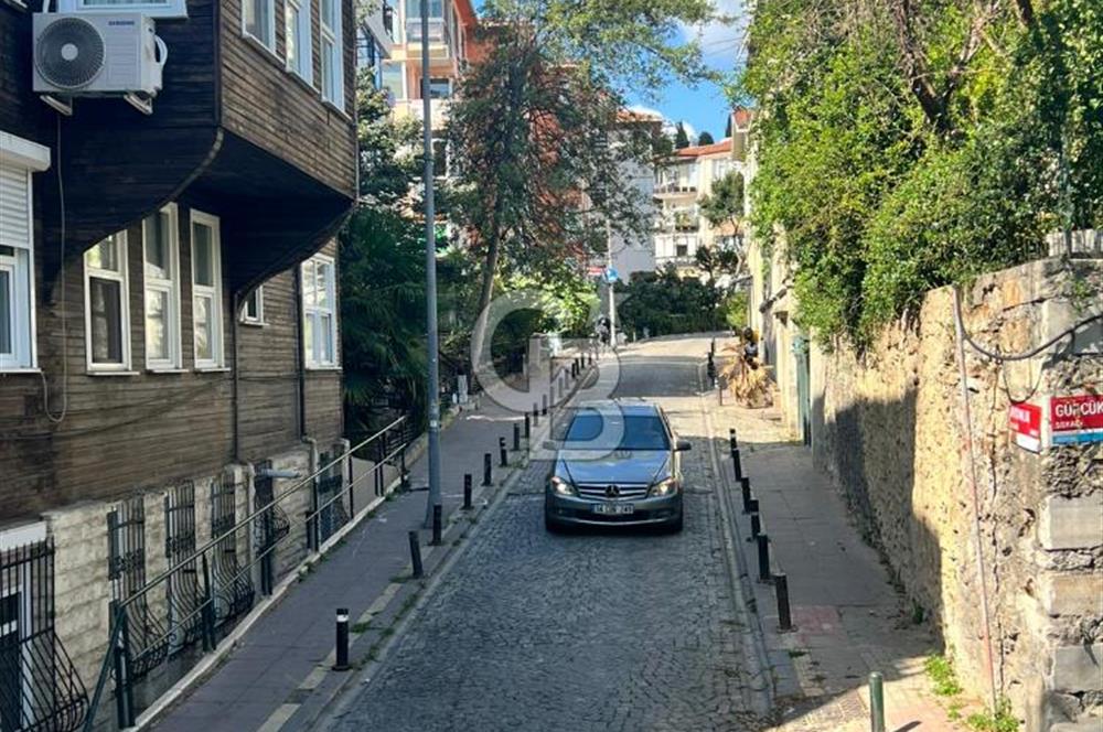 Ortaköy Aydınlık Sokak'ta satılık ferah 2+1 daire