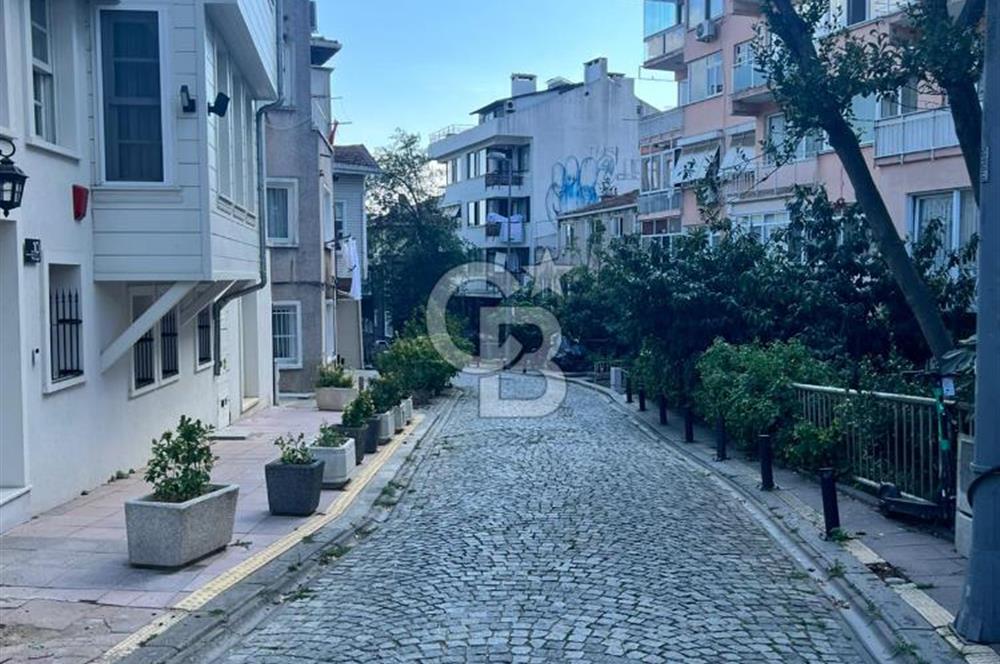 Ortaköy Aydınlık Sokak'ta satılık ferah 2+1 daire