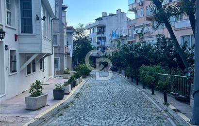 Ortaköy Aydınlık Sokak'ta satılık ferah 2+1 daire