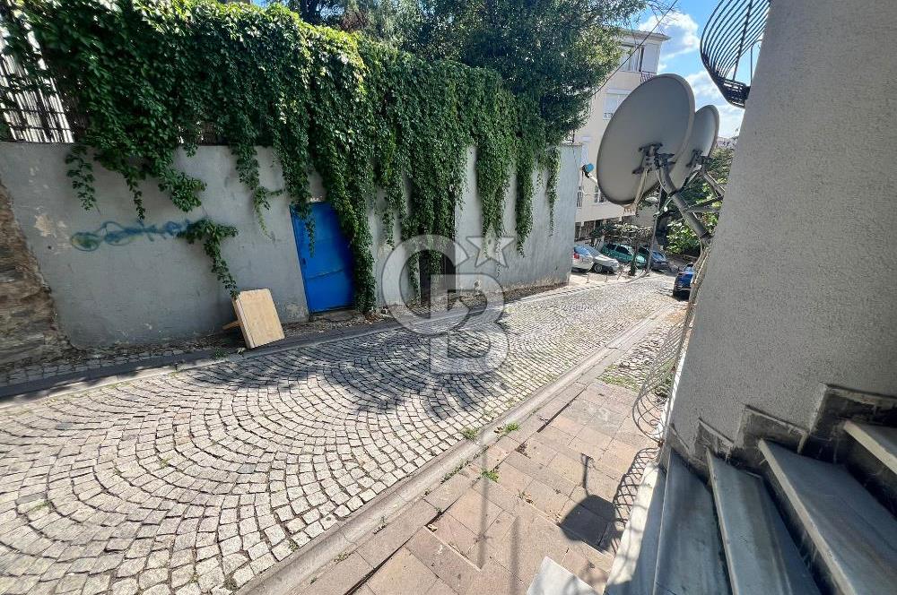 Ortaköy Aydınlık Sokak'ta satılık ferah 2+1 daire