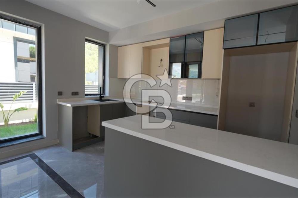 Dalaman EOS ta 450m² Bahçeli, Havuzlu, Sıfır Lüks Villa