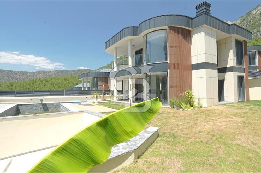 Muğla Dalaman da Satılık Havuzlu Lüks Villa