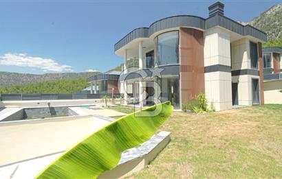 Muğla Dalaman da Satılık Havuzlu Lüks Villa