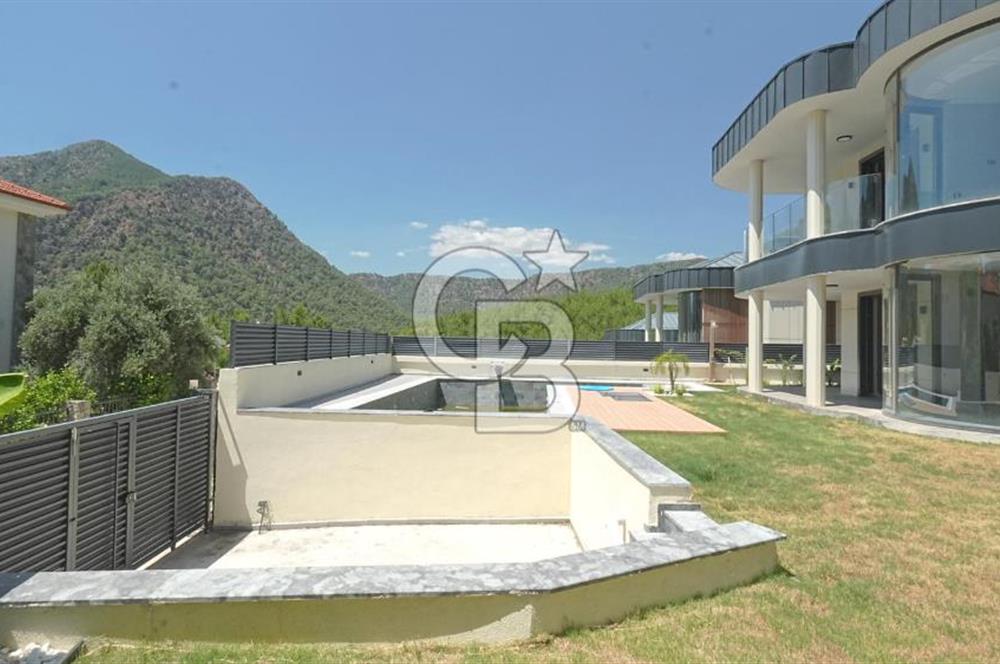 Muğla Dalaman da Satılık Havuzlu Lüks Villa