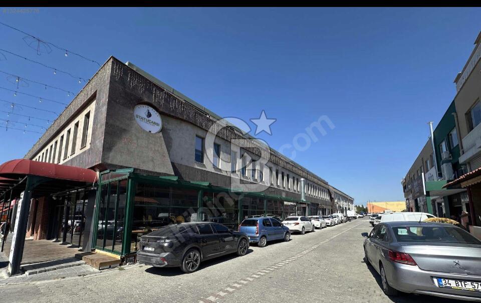 Güzelyurt Statü Çarşı Satılık Teraslı Ofis Katı