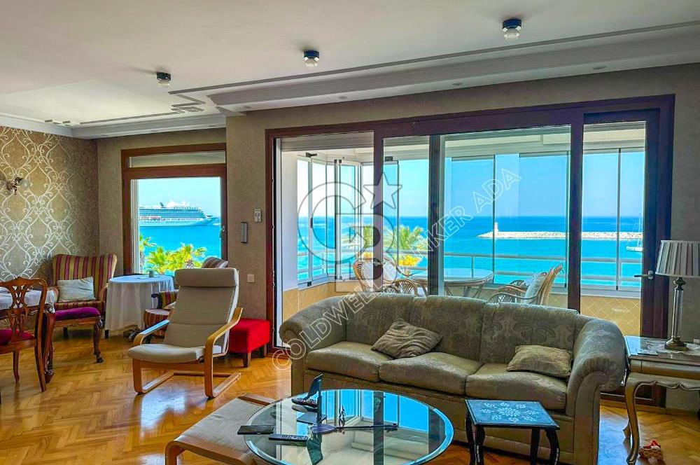 Kuşadası Kordon’da Panoramik Deniz Manzaralı Çatı Dubleks