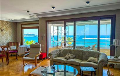 Kuşadası Kordon’da Panoramik Deniz Manzaralı Çatı Dubleks