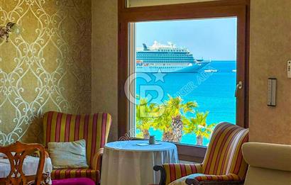 Kuşadası Kordon’da Panoramik Deniz Manzaralı Çatı Dubleks