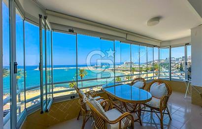 Kuşadası Kordon’da Panoramik Deniz Manzaralı Çatı Dubleks