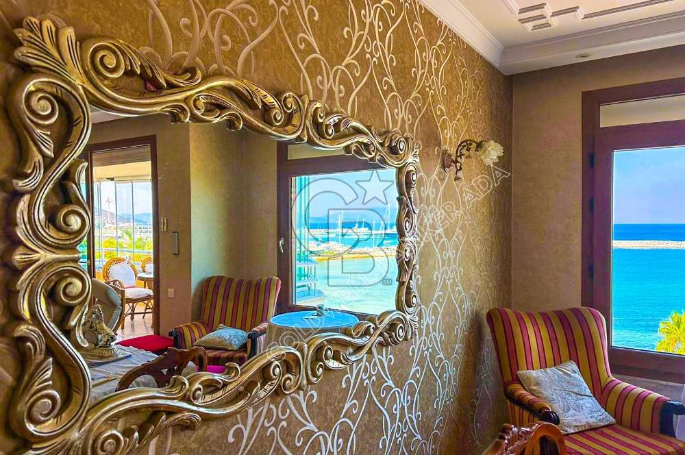 Kuşadası Kordon’da Panoramik Deniz Manzaralı Çatı Dubleks