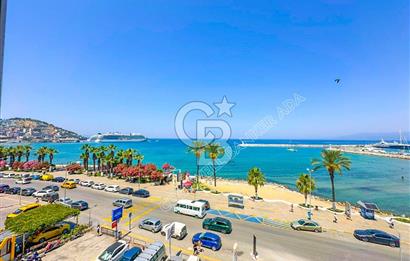 Kuşadası Kordon’da Panoramik Deniz Manzaralı Çatı Dubleks