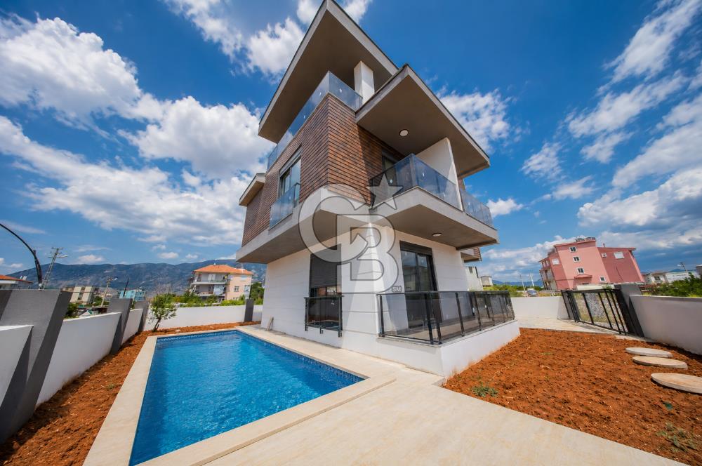 YENİKÖY’DE ORMANA KOMŞU SATILIK HAVUZLU SIFIR VİLLA 