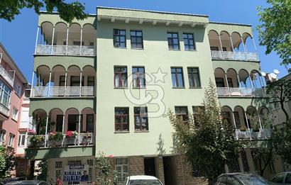 MEBUSEVLERİ ŞEREFLİ SOKAKTA YÜKŞEK GİRİŞ YAPILI 3+1 SATLIK DAİRE