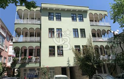 MEBUSEVLERİ ŞEREFLİ SOKAKTA YÜKŞEK GİRİŞ YAPILI 3+1 SATLIK DAİRE