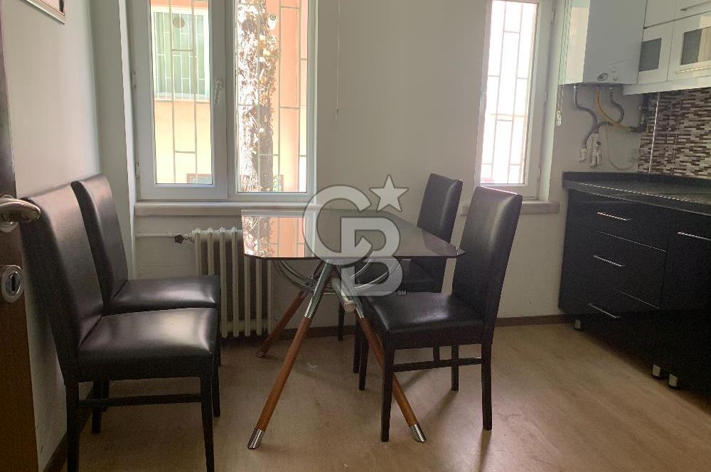 MEBUSEVLERİ ŞEREFLİ SOKAKTA YÜKŞEK GİRİŞ YAPILI 3+1 SATLIK DAİRE