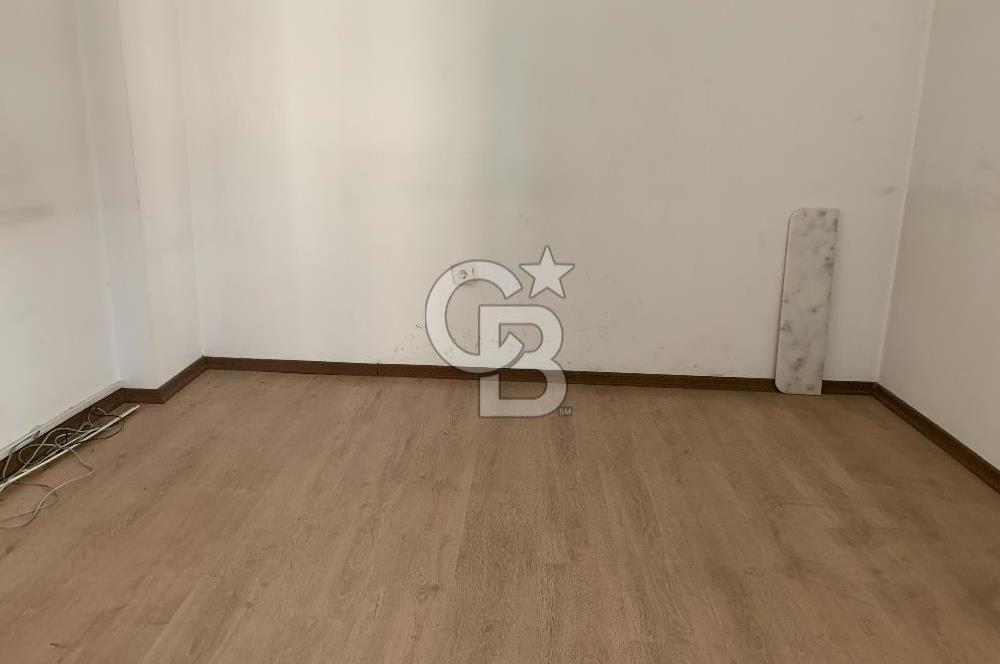 MEBUSEVLERİ ŞEREFLİ SOKAKTA YÜKŞEK GİRİŞ YAPILI 3+1 SATILIK OFİS