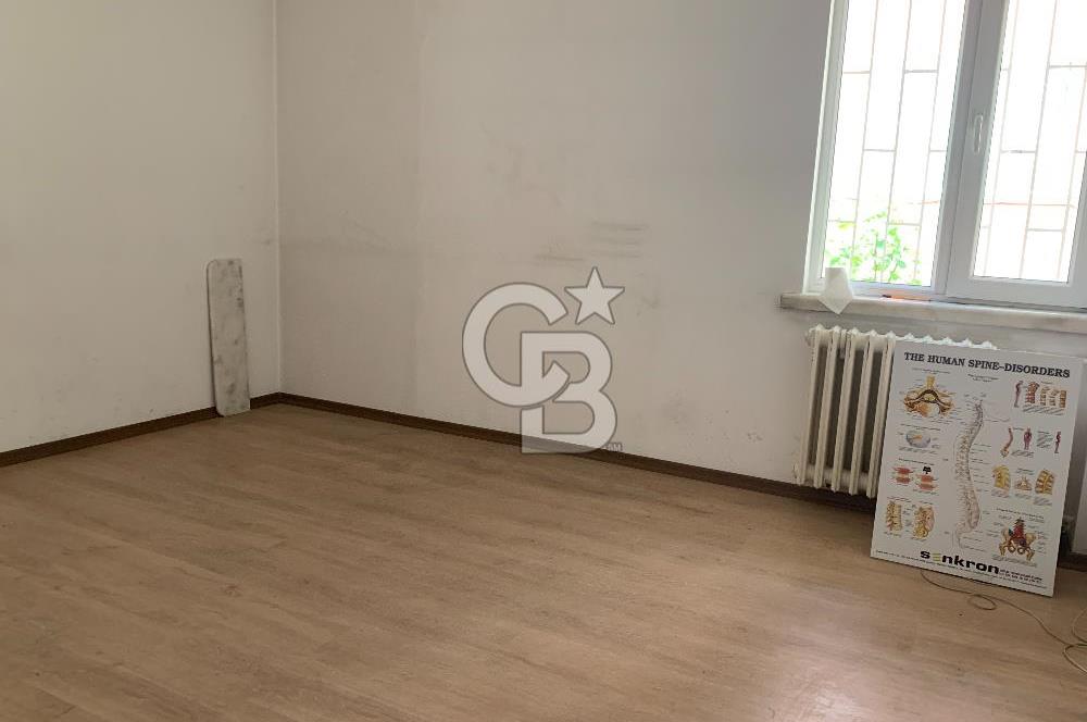 MEBUSEVLERİ ŞEREFLİ SOKAKTA YÜKŞEK GİRİŞ YAPILI 3+1 SATILIK OFİS