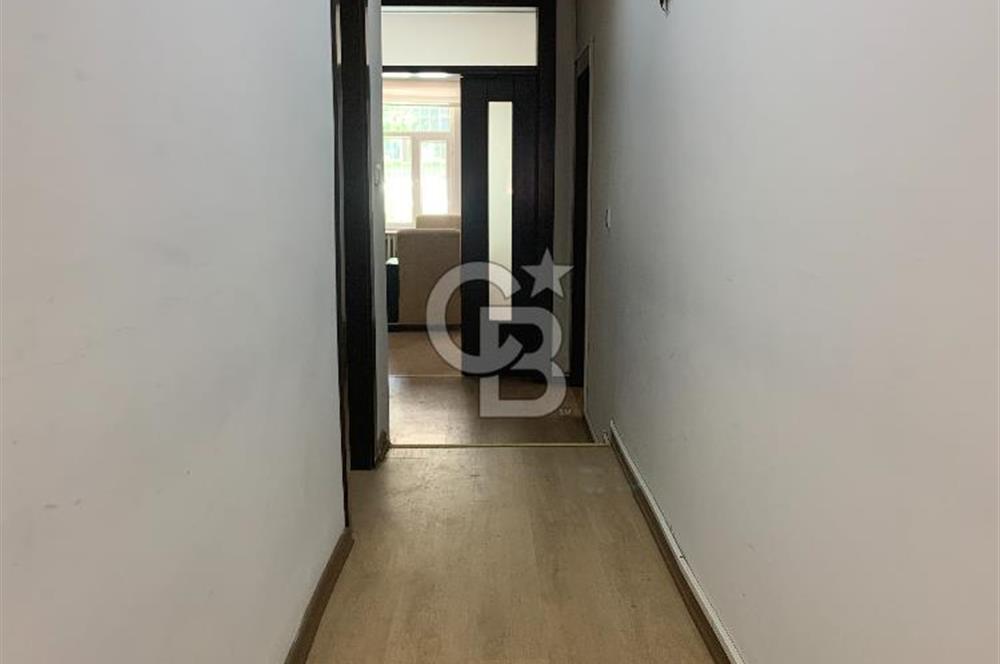 MEBUSEVLERİ ŞEREFLİ SOKAKTA YÜKŞEK GİRİŞ YAPILI 3+1 SATLIK DAİRE