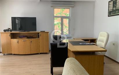 MEBUSEVLERİ ŞEREFLİ SOKAKTA YÜKŞEK GİRİŞ YAPILI 3+1 SATLIK DAİRE