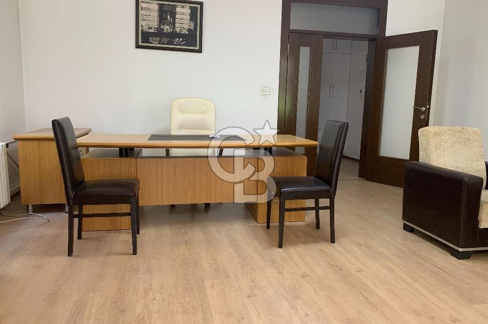 MEBUSEVLERİ ŞEREFLİ SOKAKTA YÜKŞEK GİRİŞ YAPILI 3+1 SATLIK DAİRE