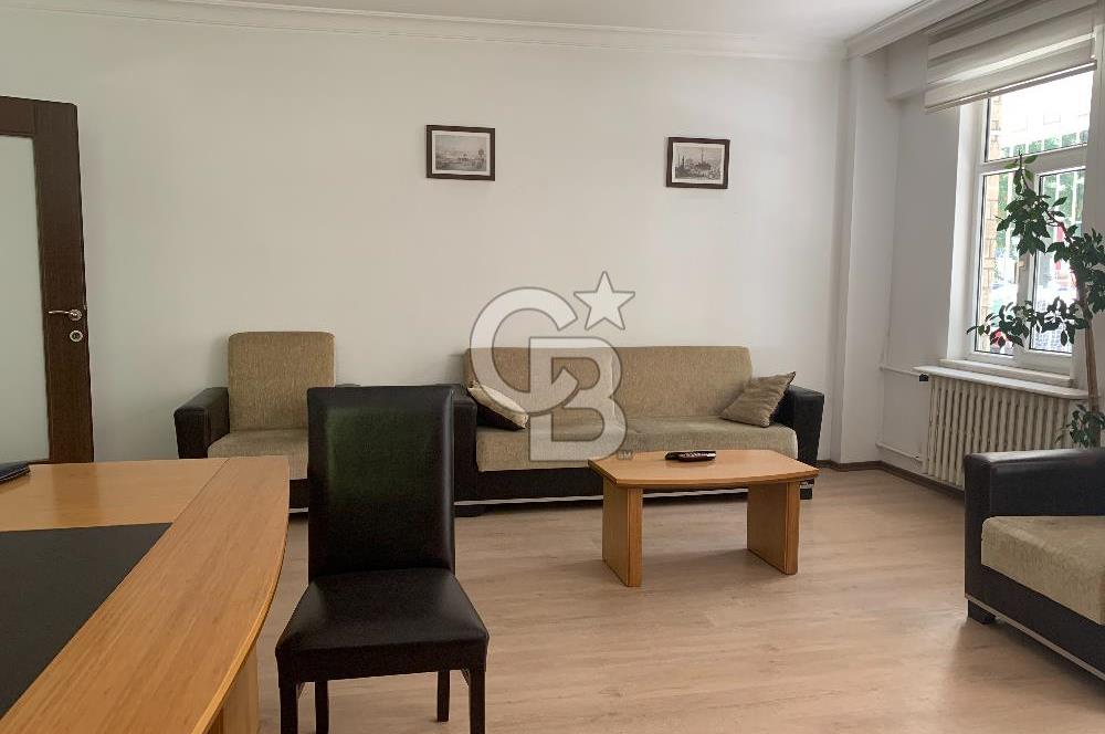 MEBUSEVLERİ ŞEREFLİ SOKAKTA YÜKŞEK GİRİŞ YAPILI 3+1 SATLIK DAİRE