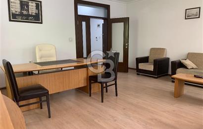 MEBUSEVLERİ ŞEREFLİ SOKAKTA YÜKŞEK GİRİŞ YAPILI 3+1 SATILIK OFİS