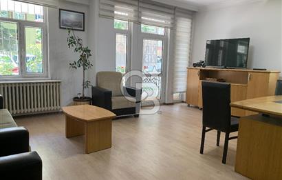 MEBUSEVLERİ ŞEREFLİ SOKAKTA YÜKŞEK GİRİŞ YAPILI 3+1 SATILIK OFİS